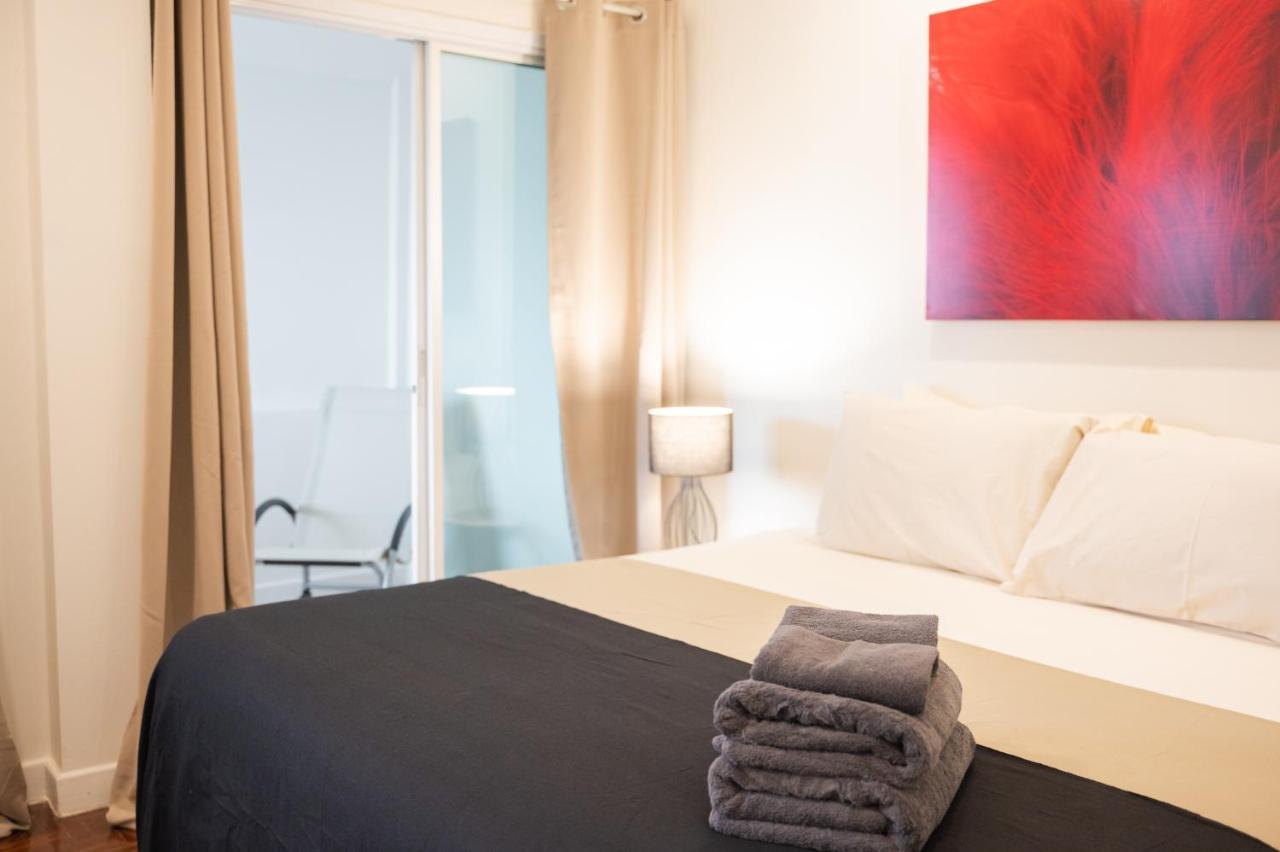 Mini-Me Hubs, Charm Suites & Pool In Old City Чиангмай Экстерьер фото