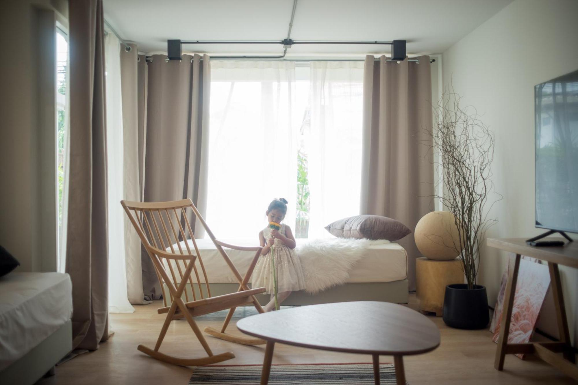 Mini-Me Hubs, Charm Suites & Pool In Old City Чиангмай Экстерьер фото